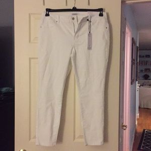 White cropped jeans